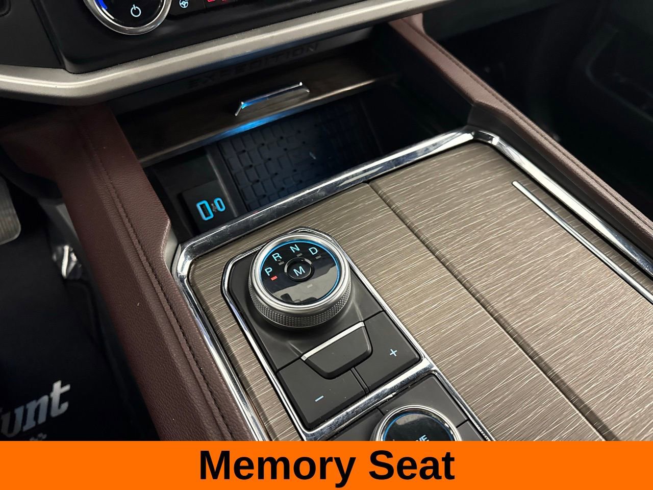 Used 2024 Ford Expedition Limited image 19