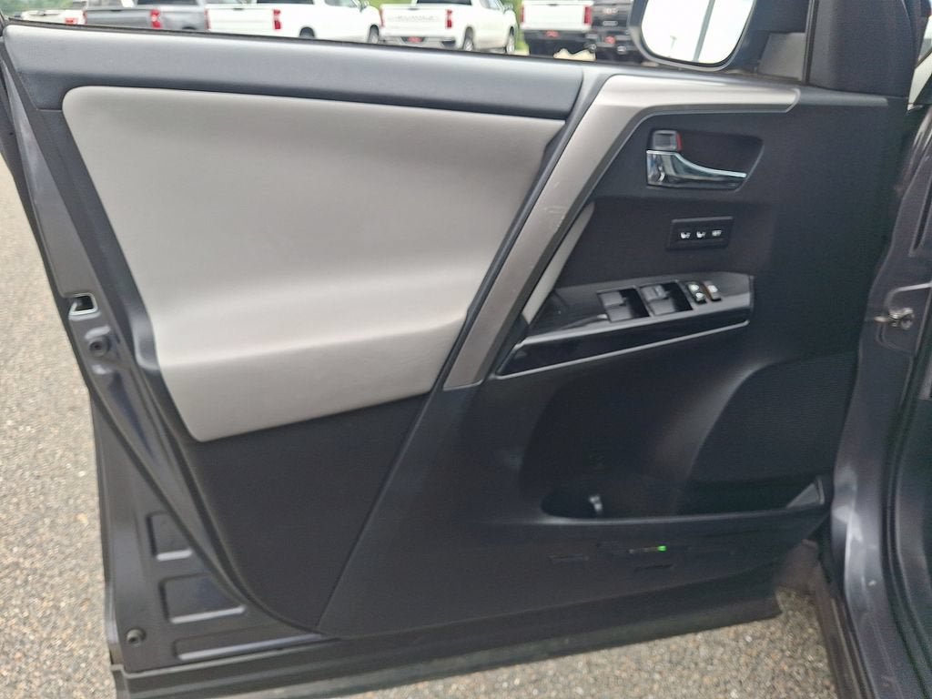 Used 2017 Toyota RAV4 Limited AWD/4WD image 12