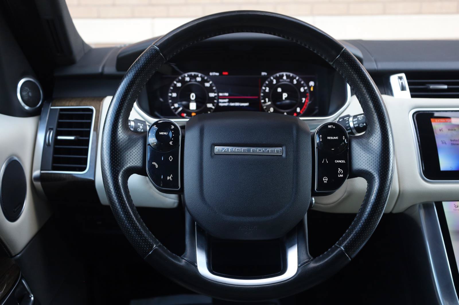 Used 2018 Land Rover Range Rover Sport HSE AWD/4WD image 34