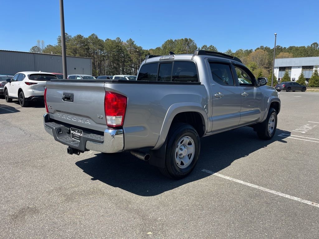 Used 2017 Toyota Tacoma SR5 w/ Tow Package image 5
