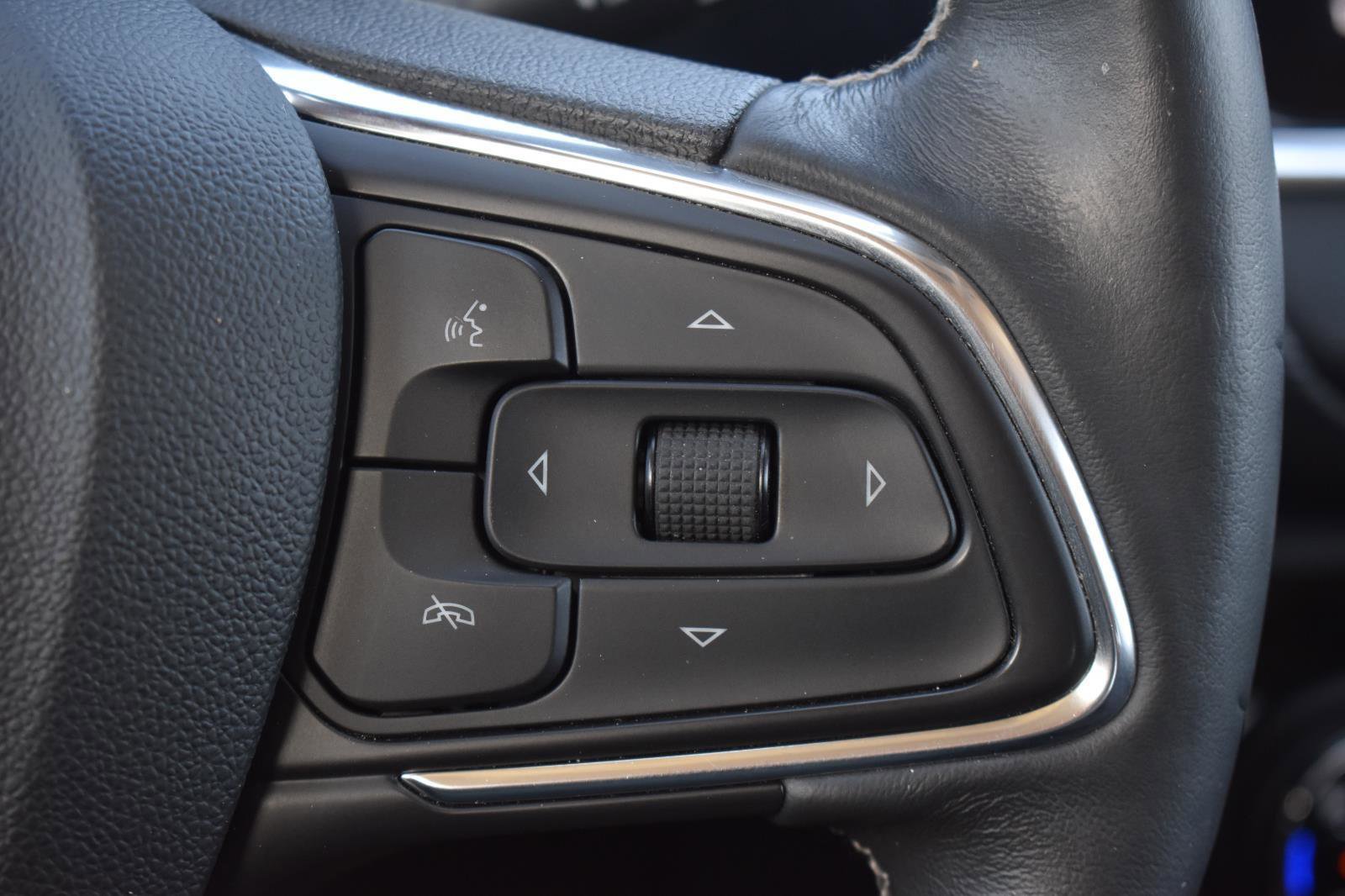 Used 2023 Buick Encore GX Select w/ Sport Touring Package FWD image 8