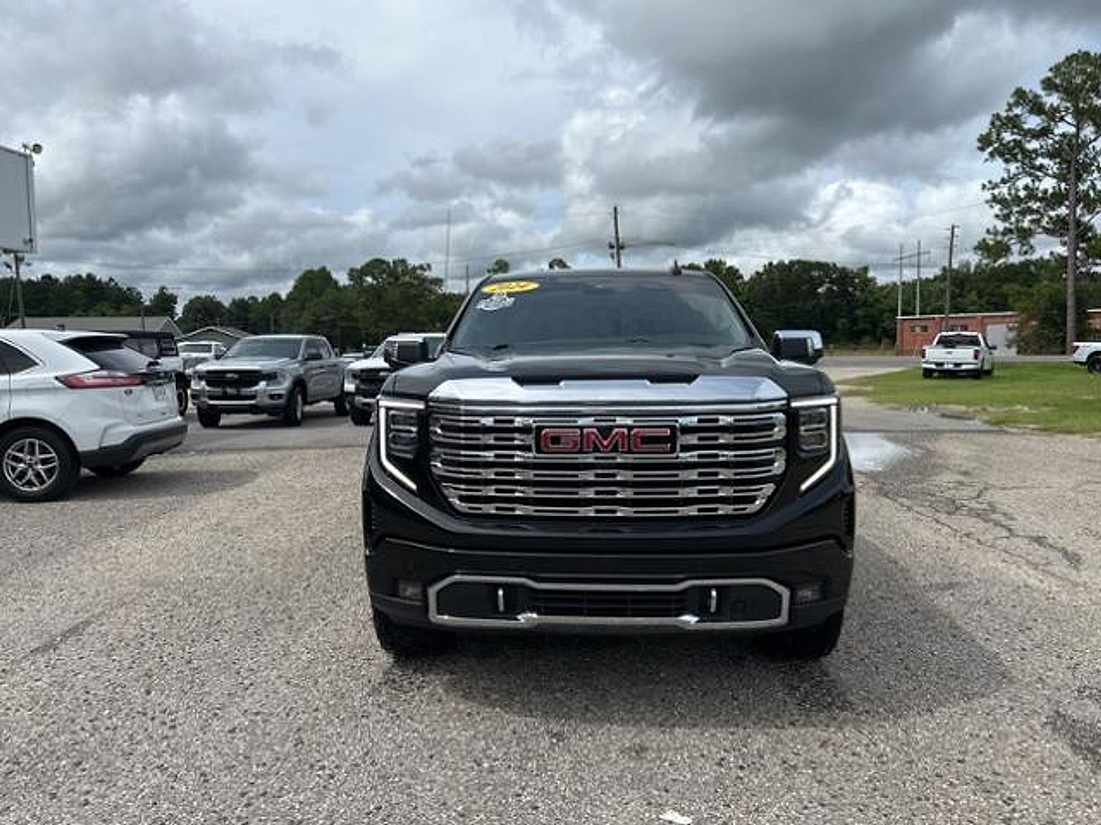 Used 2024 GMC Sierra 1500 Denali w/ Technology Package image 3