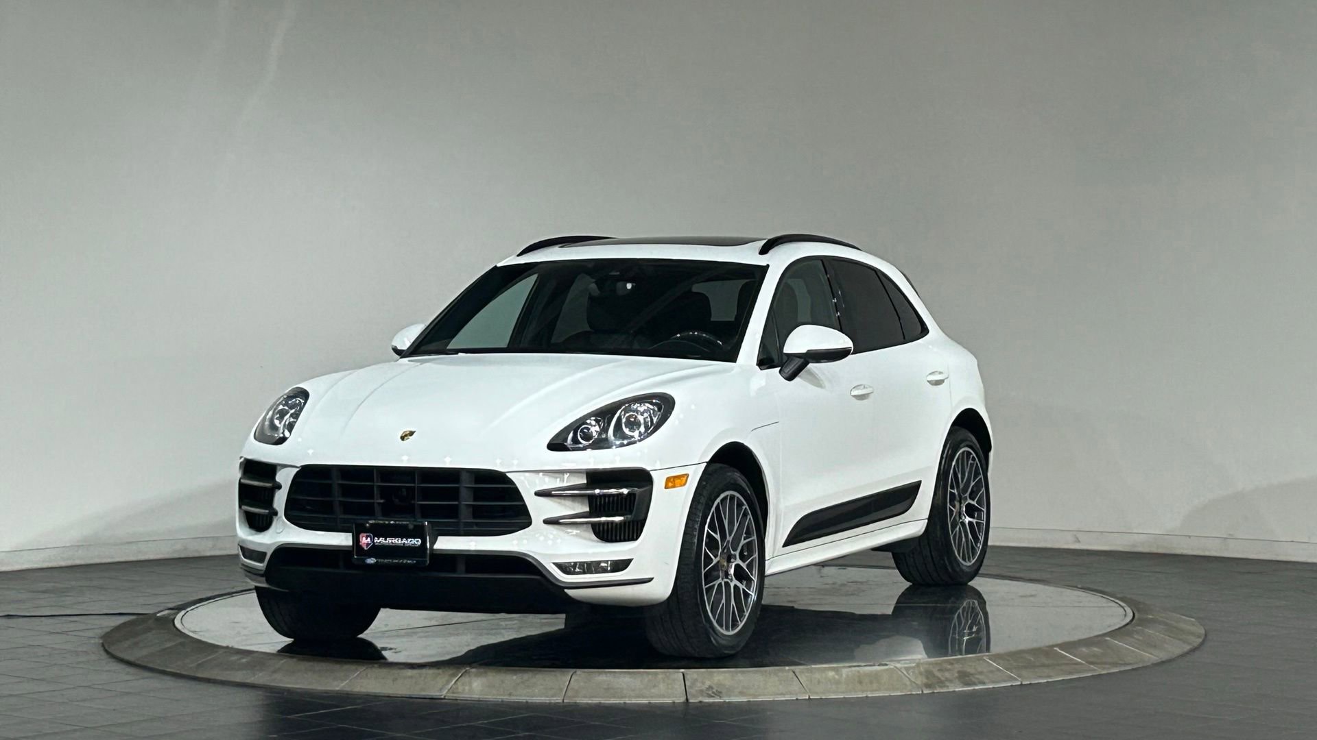 Used 2015 Porsche Macan Turbo AWD/4WD image 5