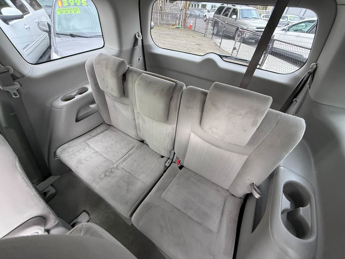 Used 2016 Nissan Quest SV image 17