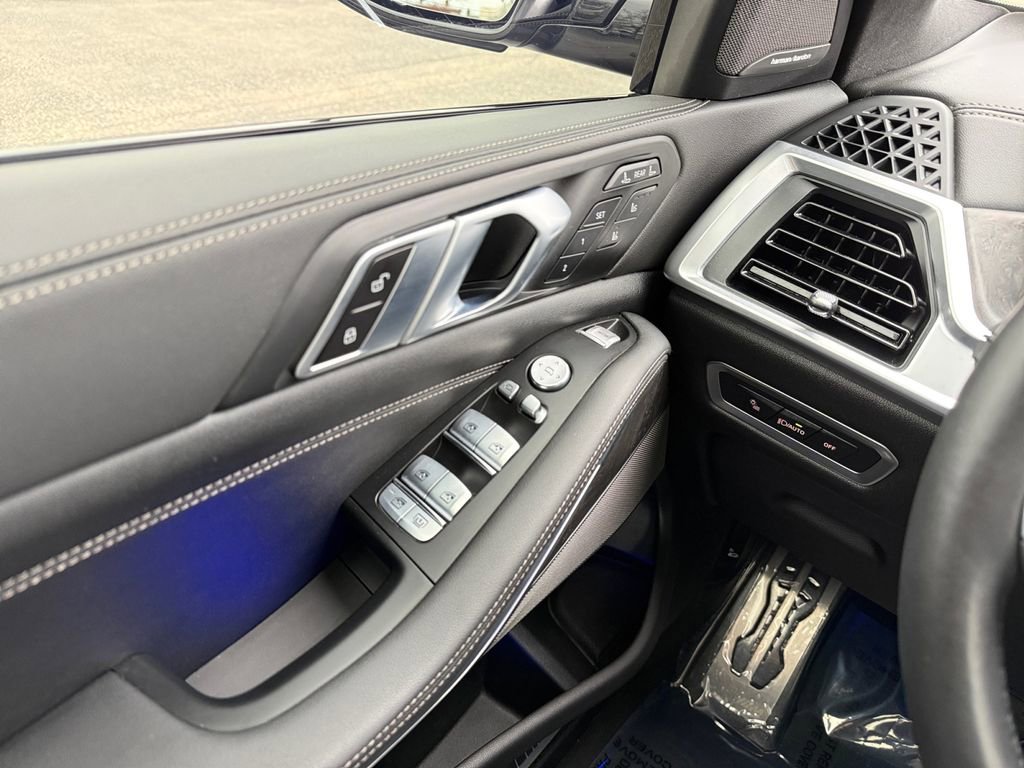 Certified 2024 BMW X7 xDrive40i w/ Executive Package image 28