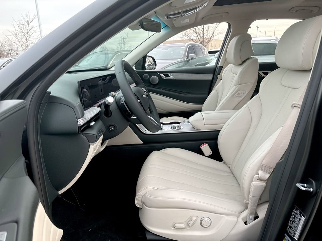 New 2025 Genesis GV80 2.5T Advanced image 12