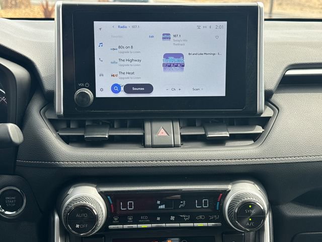 Used 2025 Toyota RAV4 XLE FWD image 22