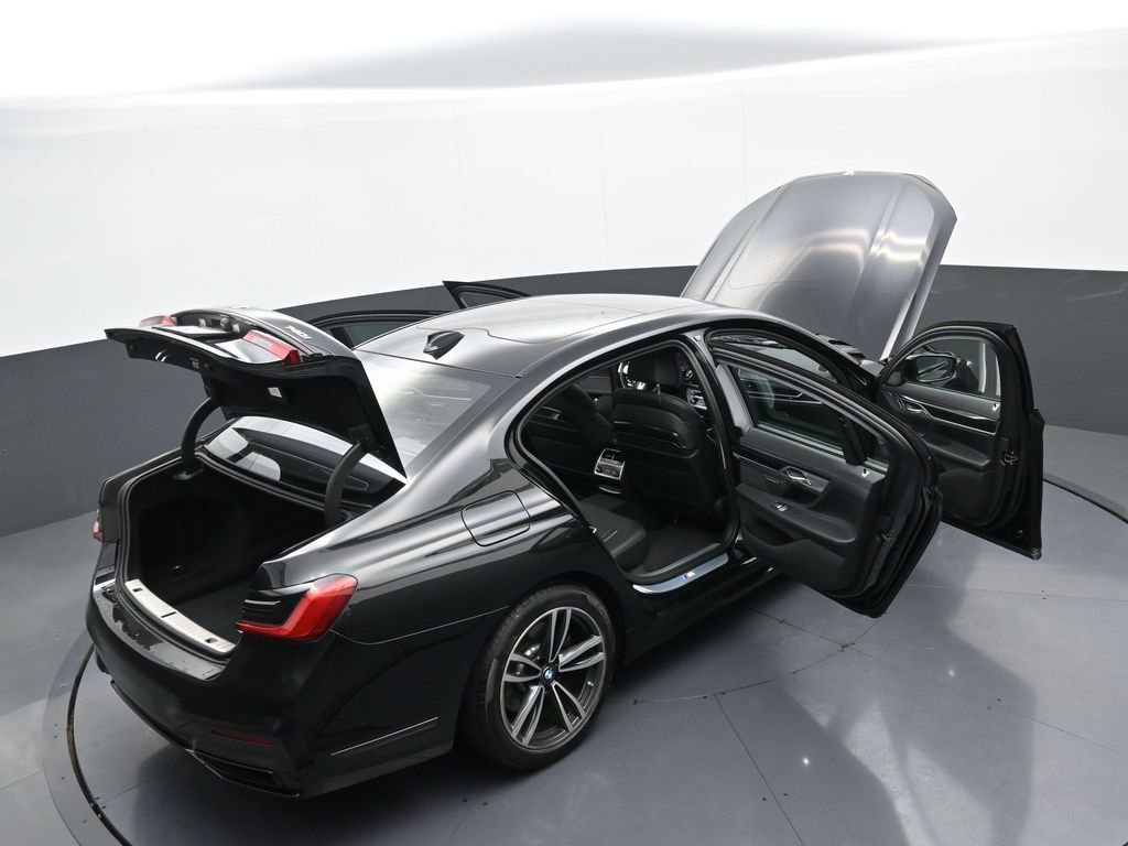 Used 2022 BMW 740i xDrive w/ M Sport Package image 45