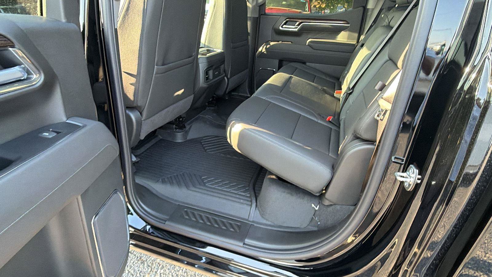 New 2026 Chevrolet Silverado 1500 LT Trail Boss w/ LT Trail Boss Premium Package AWD/4WD image 17