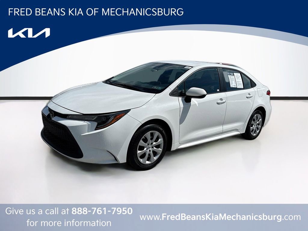 Used 2021 Toyota Corolla LE FWD image 3