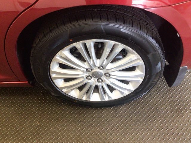 Used 2014 Chrysler 300 AWD w/ Driver Convenience Group image 27