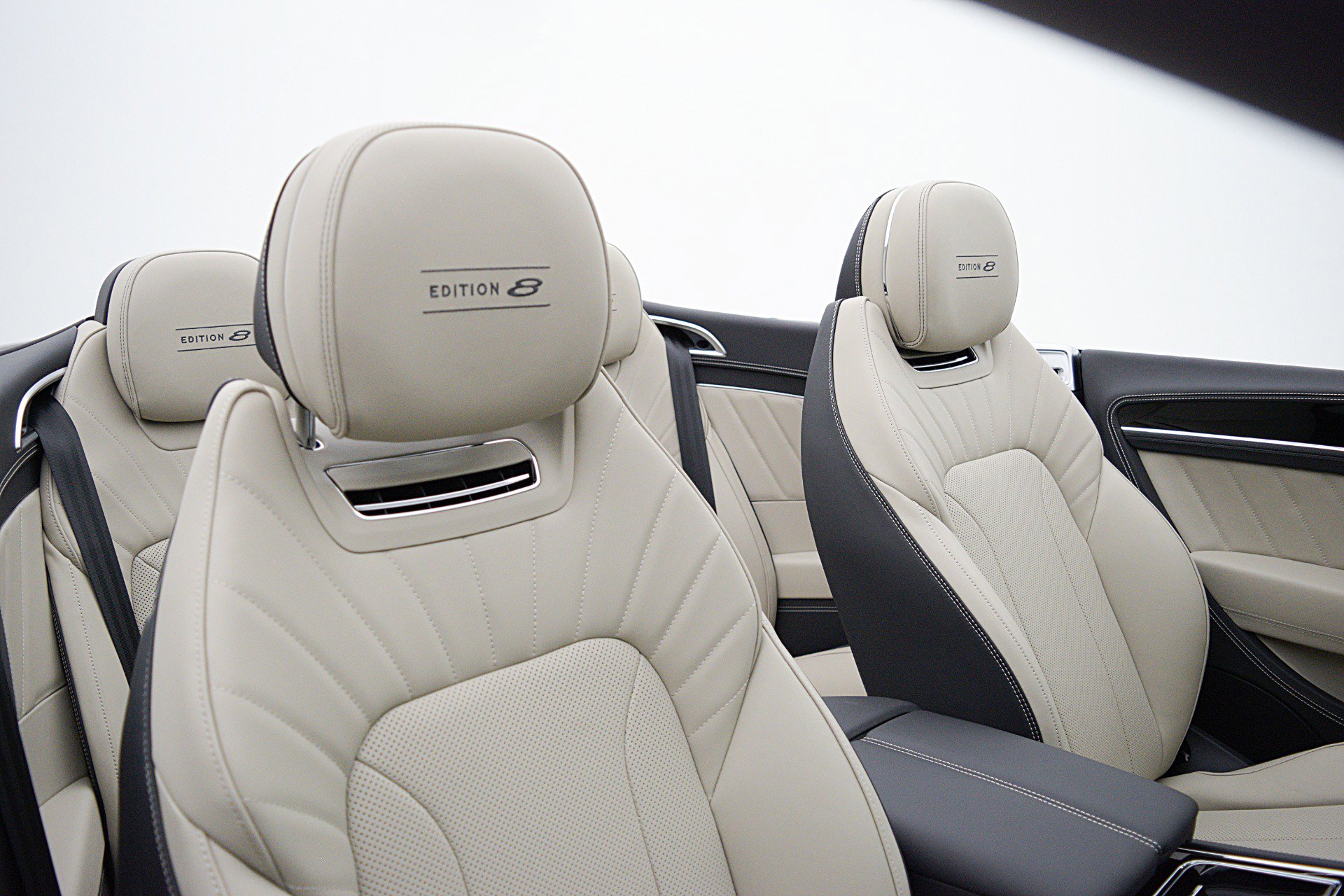 Used 2024 Bentley Continental GT image 34