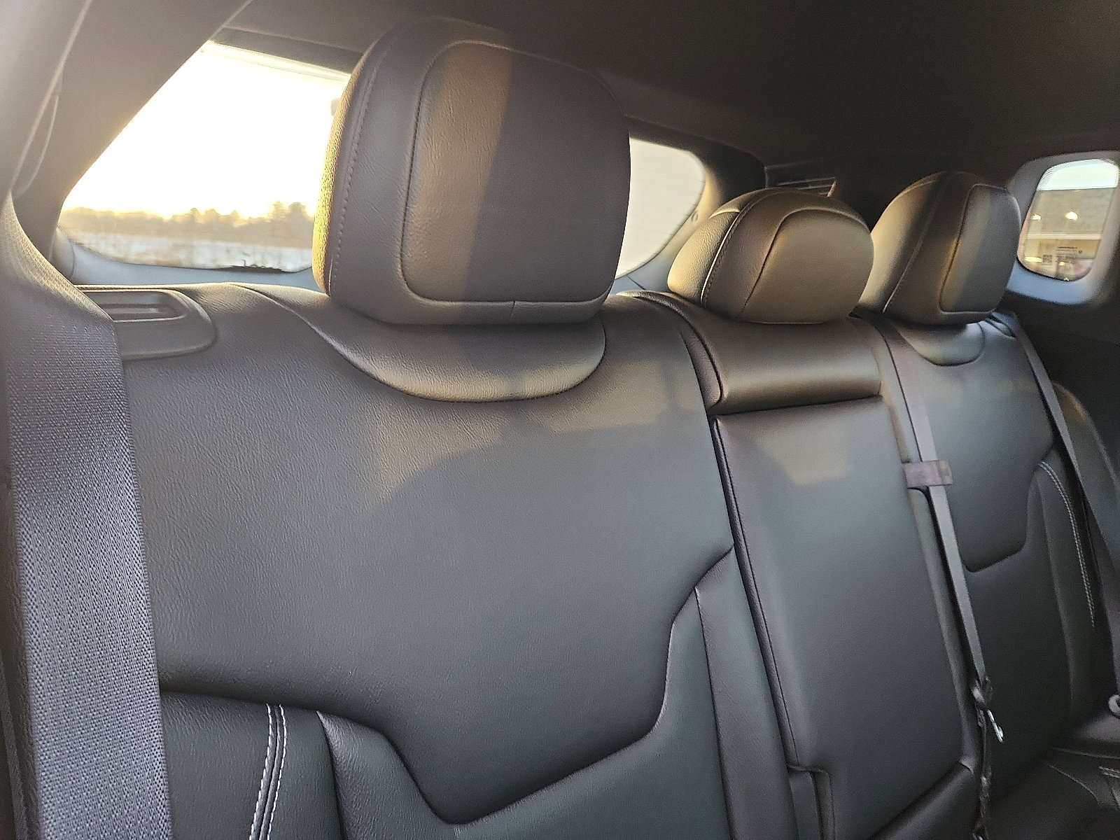 Used 2025 Jeep Compass Limited image 28