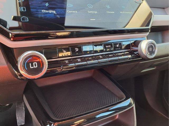 New 2027 Chevrolet Bolt LT w/ Comfort Package FWD image 18