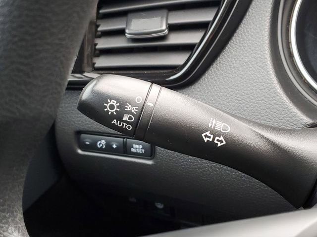 Used 2021 Nissan Rogue Sport S image 10