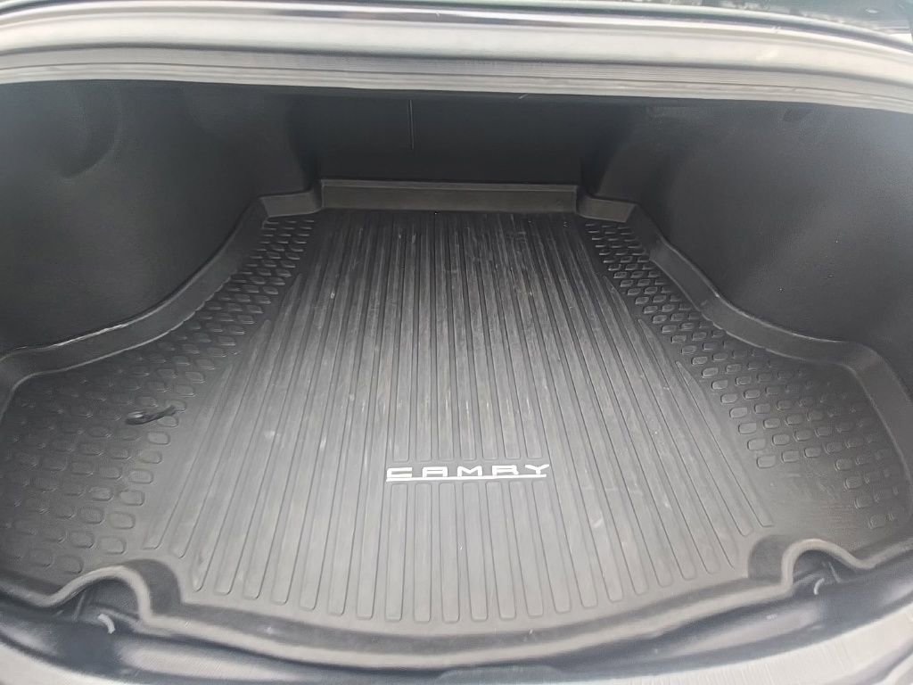 Used 2020 Toyota Camry SE image 22