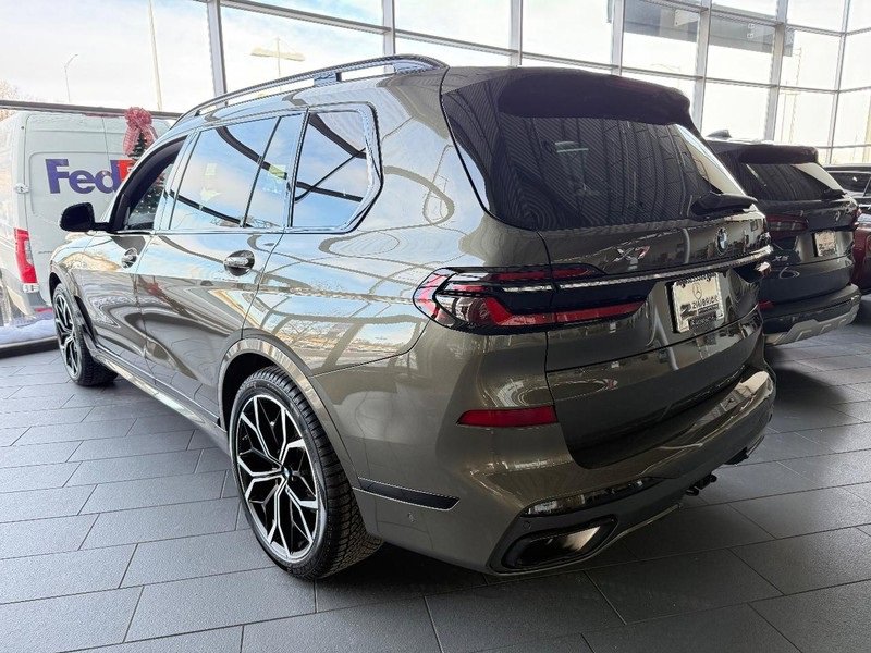 Used 2023 BMW X7 xDrive40i w/ Executive Package image 4