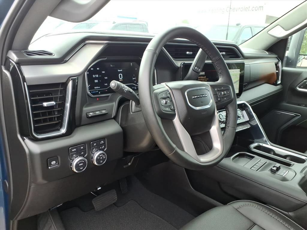 Used 2025 GMC Sierra 3500 Denali w/ Technology Package AWD/4WD image 18