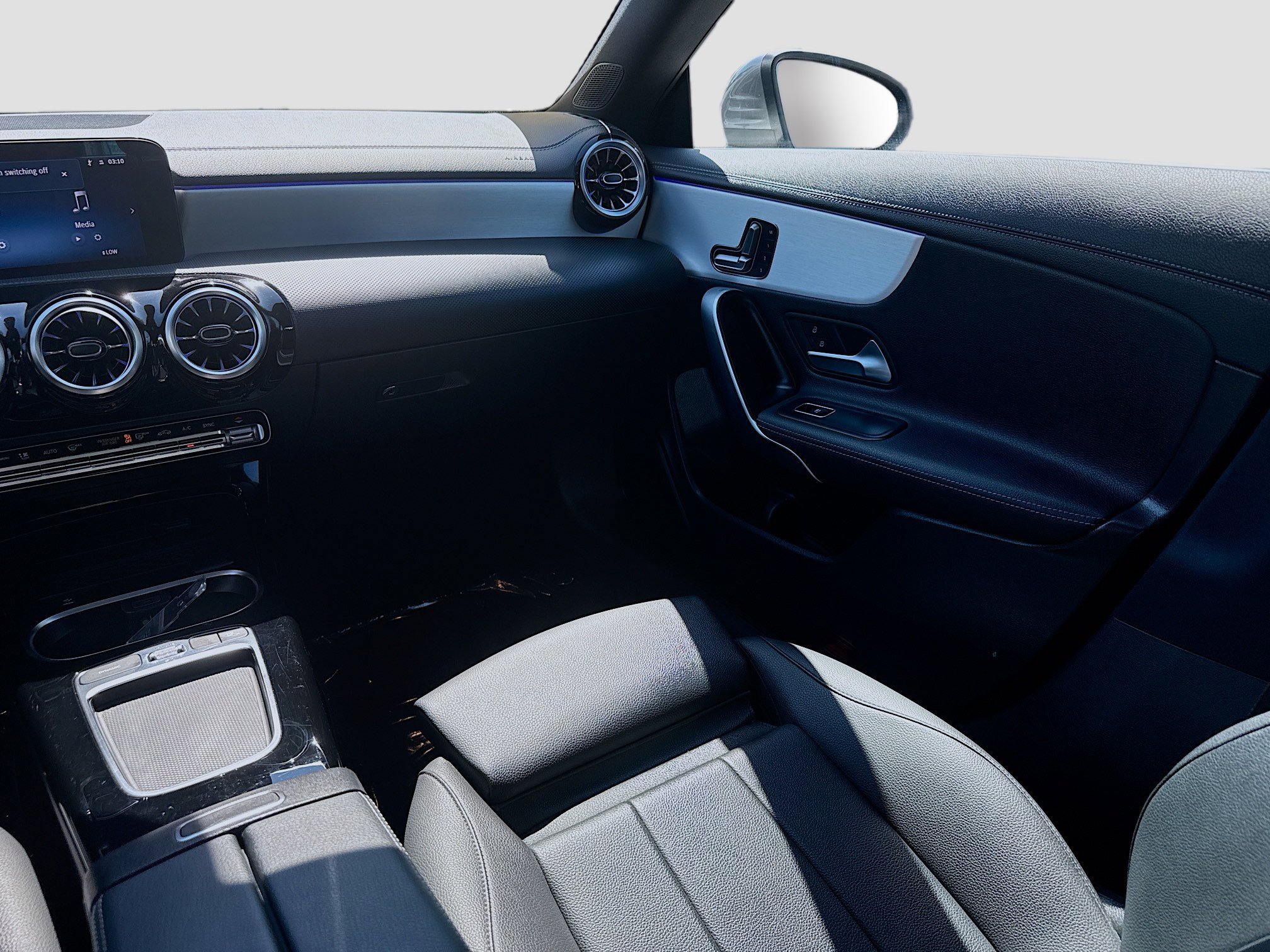 Used 2025 Mercedes-Benz CLA 250 image 21