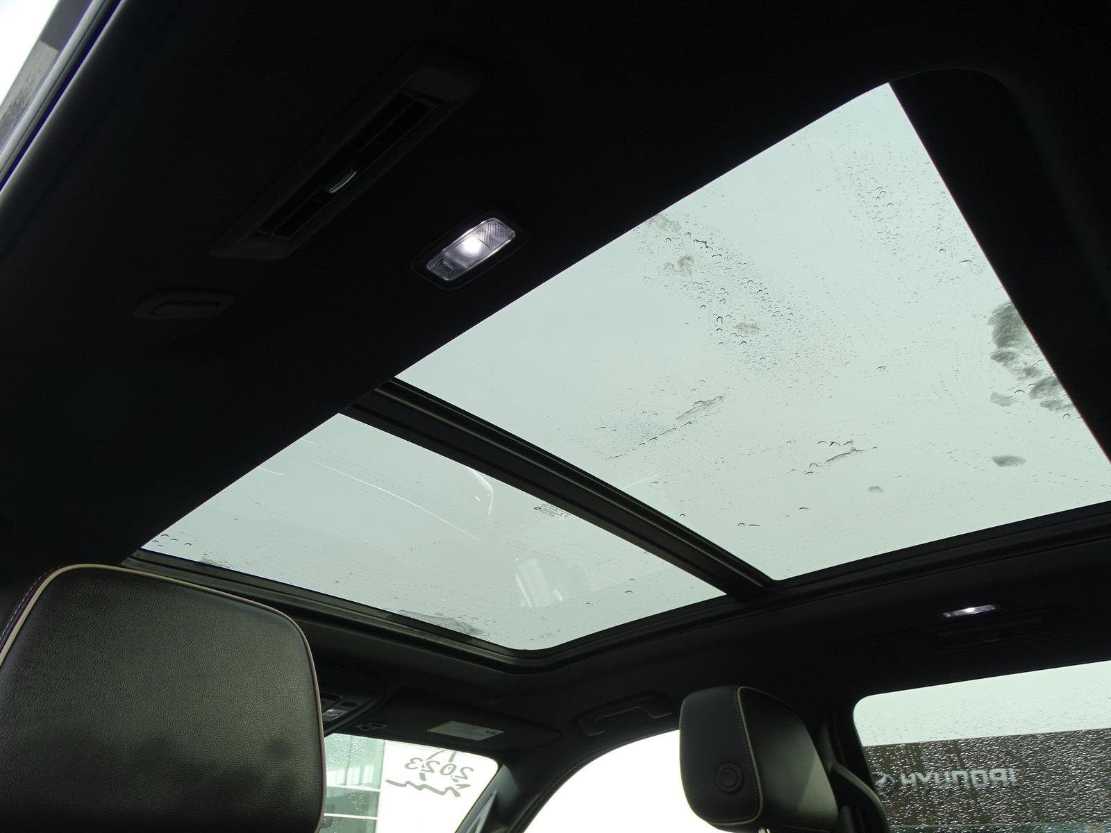 Used 2023 GMC Yukon XL SLT image 12