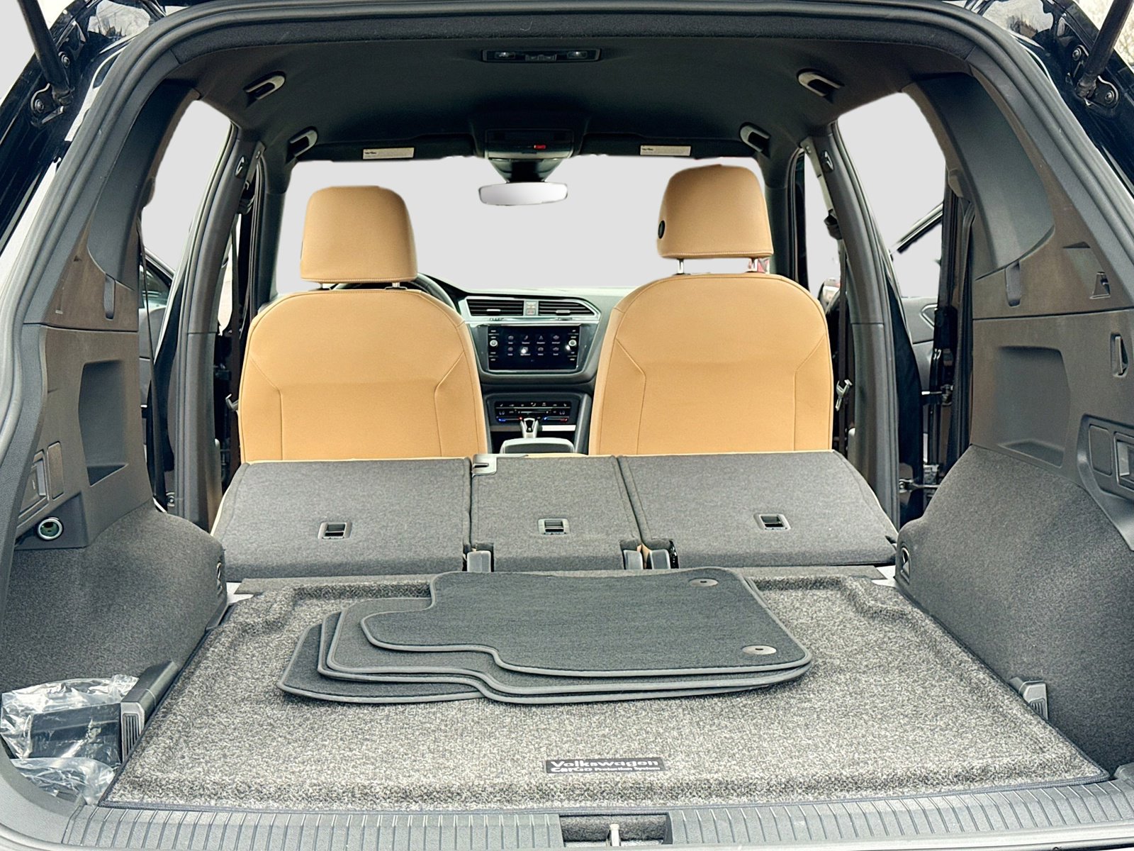 Used 2024 Volkswagen Tiguan SE image 7