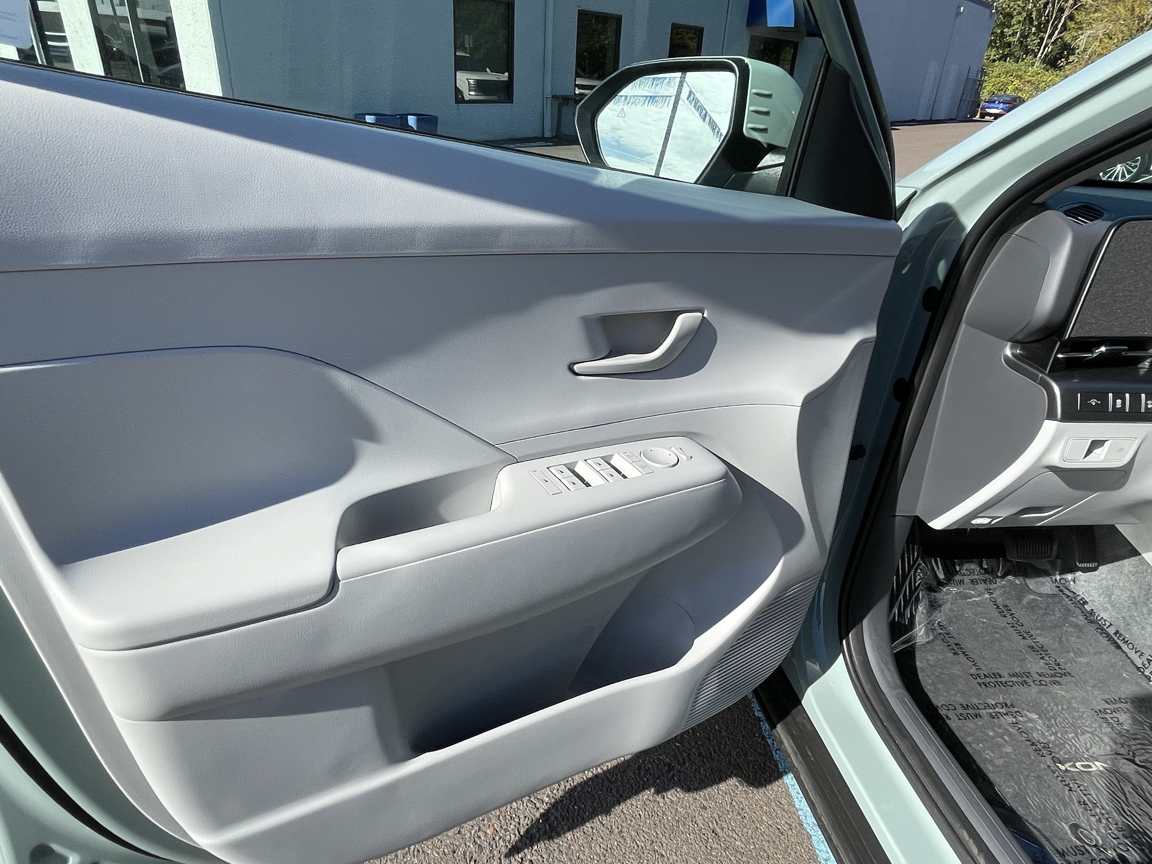 Used 2025 Hyundai Kona SEL AWD/4WD image 17