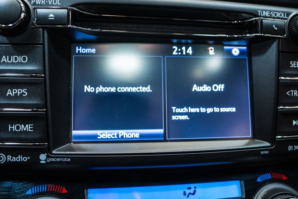 Used 2016 Toyota RAV4 SE image 30