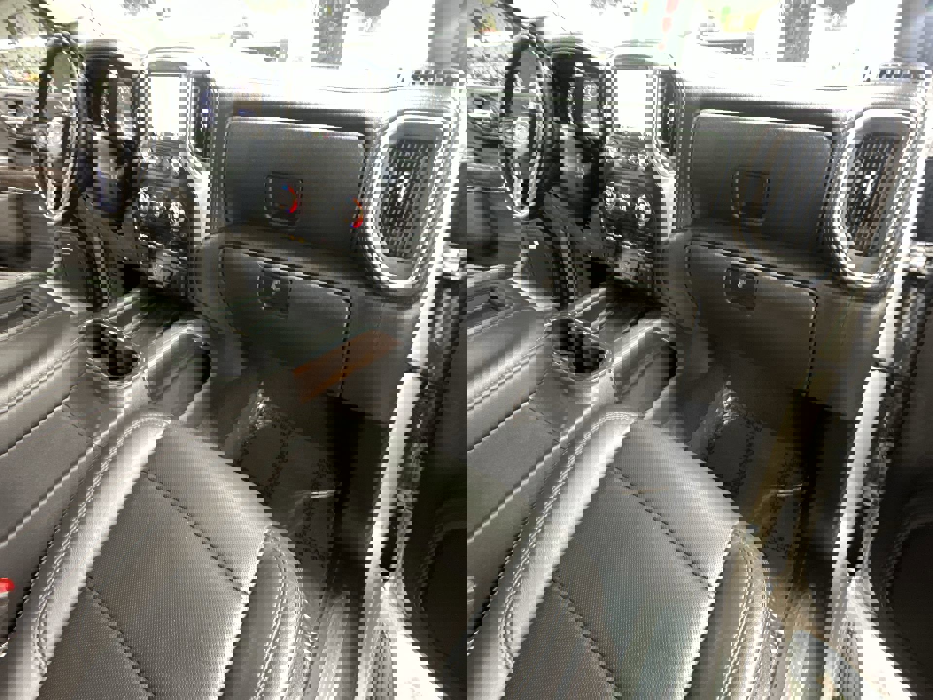 Used 2020 GMC Sierra 1500 SLT w/ SLT Premium Plus Package image 31