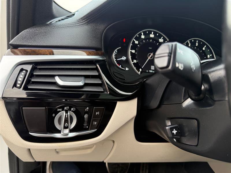 Used 2018 BMW M550i xDrive M550i AWD w/EXECUTIVE & DRIVE image 34