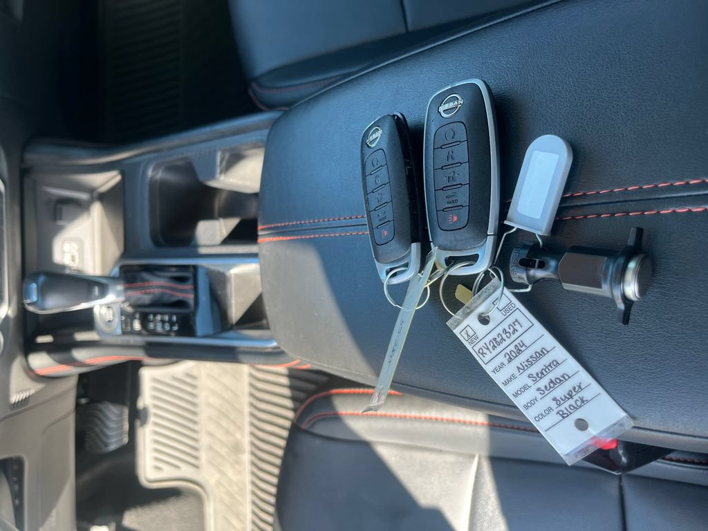 Used 2024 Nissan Sentra SR w/ SR Premium Package FWD image 28