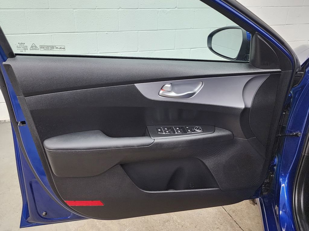 Used 2023 Kia Forte LXS image 10