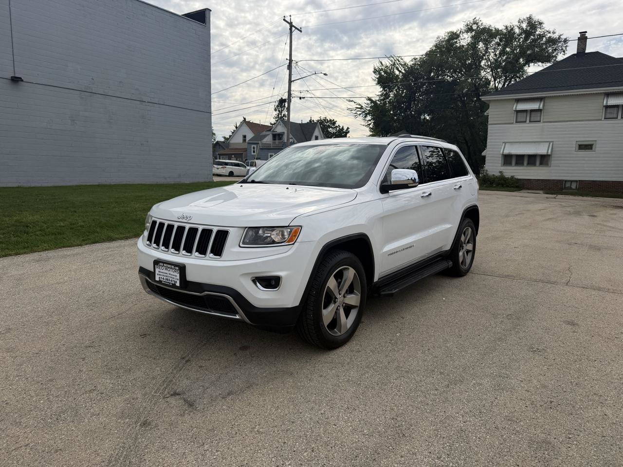 Used 2016 Jeep Grand Cherokee Limited AWD/4WD image 3