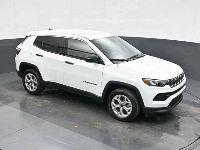 Used 2025 Jeep Compass Sport image 31