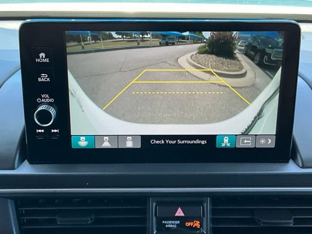 Used 2025 Honda Pilot Touring image 17