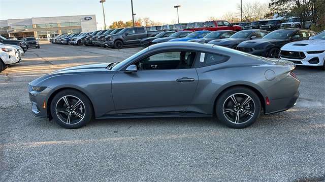 New 2025 Ford Mustang Coupe image 4