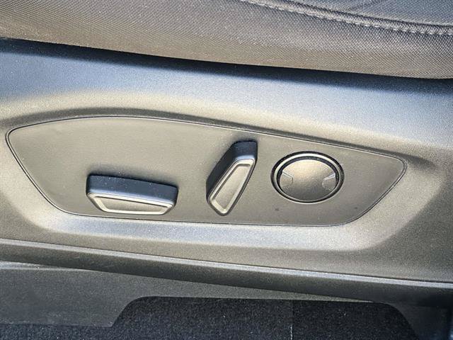 Used 2023 Ford Explorer XLT AWD/4WD image 35