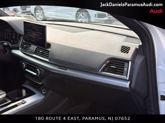 Certified 2024 Audi Q5 2.0T Premium Plus w/ Premium Plus Package AWD/4WD image 17