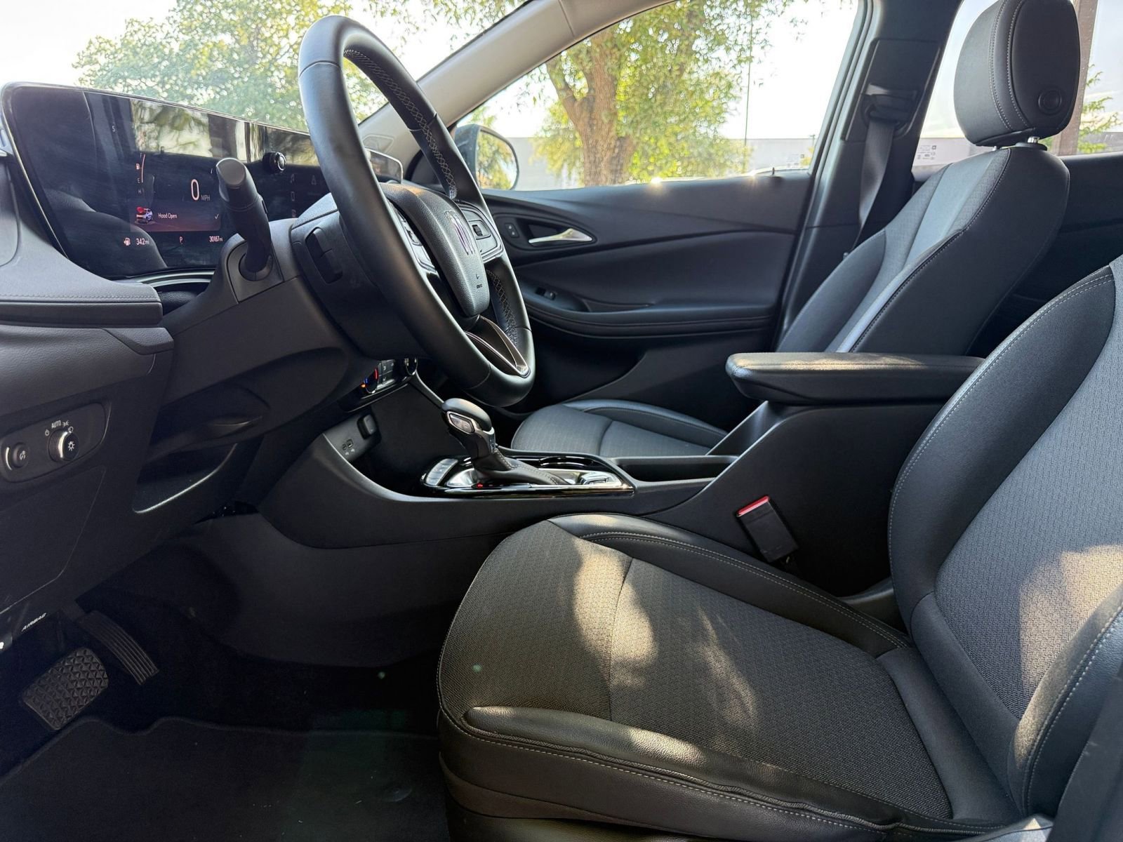 Used 2025 Buick Encore GX Preferred FWD image 27