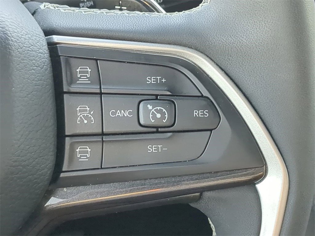 Used 2023 Jeep Grand Cherokee Altitude image 26