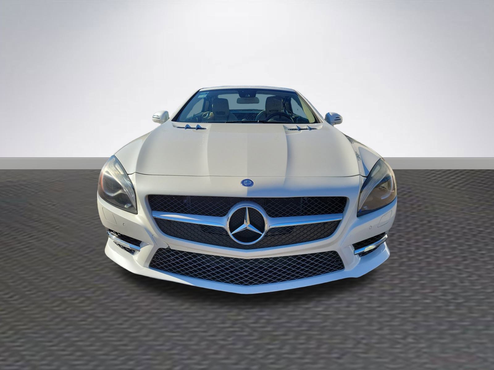 Used 2014 Mercedes-Benz SL 550 image 2