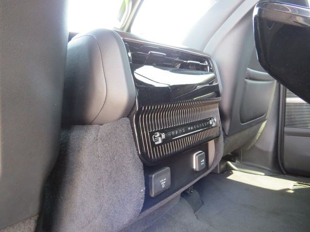 Used 2023 Jeep Grand Wagoneer Series II AWD/4WD image 17