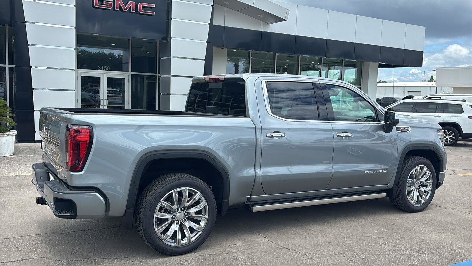 New 2026 GMC Sierra 1500 Denali AWD/4WD image 8