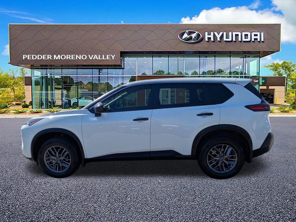 Used 2023 Nissan Rogue S FWD image 7