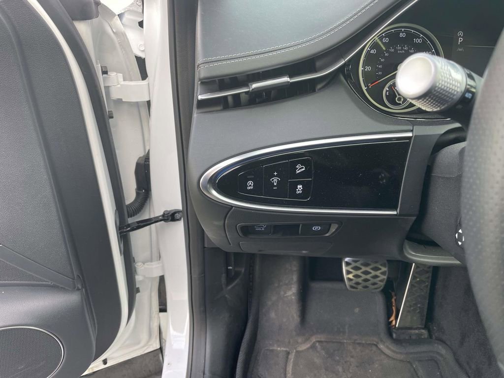 Used 2025 Genesis GV70 3.5T Sport w/ Sport Advanced Package image 32