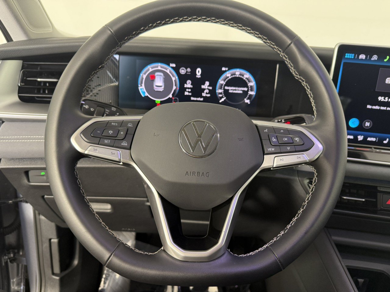 Used 2026 Volkswagen Tiguan SE FWD image 21