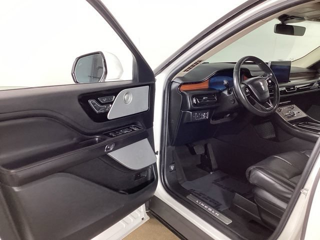 Used 2021 Lincoln Aviator Reserve AWD/4WD image 9