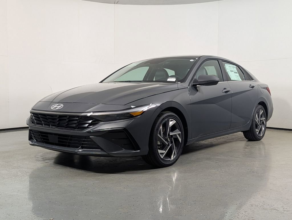 New 2026 Hyundai Elantra Limited FWD image 3