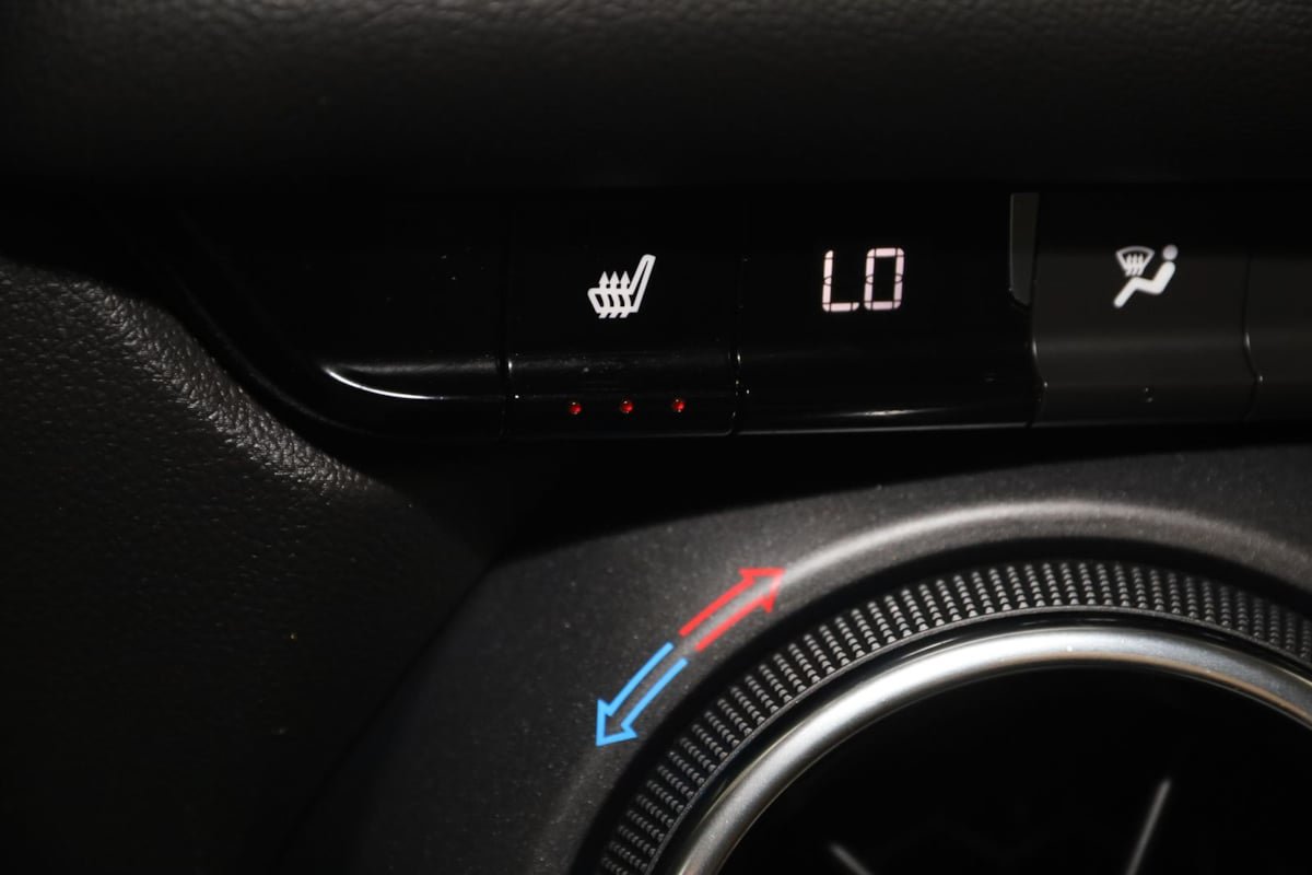 Used 2024 Chevrolet Blazer LT w/ Convenience Package FWD image 8