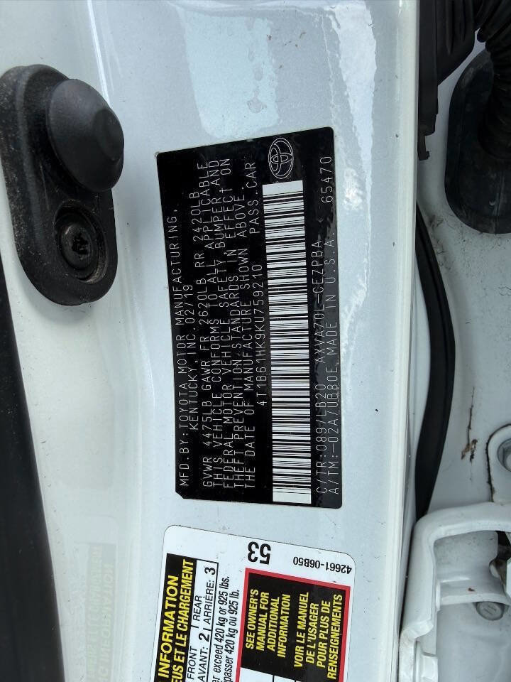 Used 2019 Toyota Camry XSE image 5