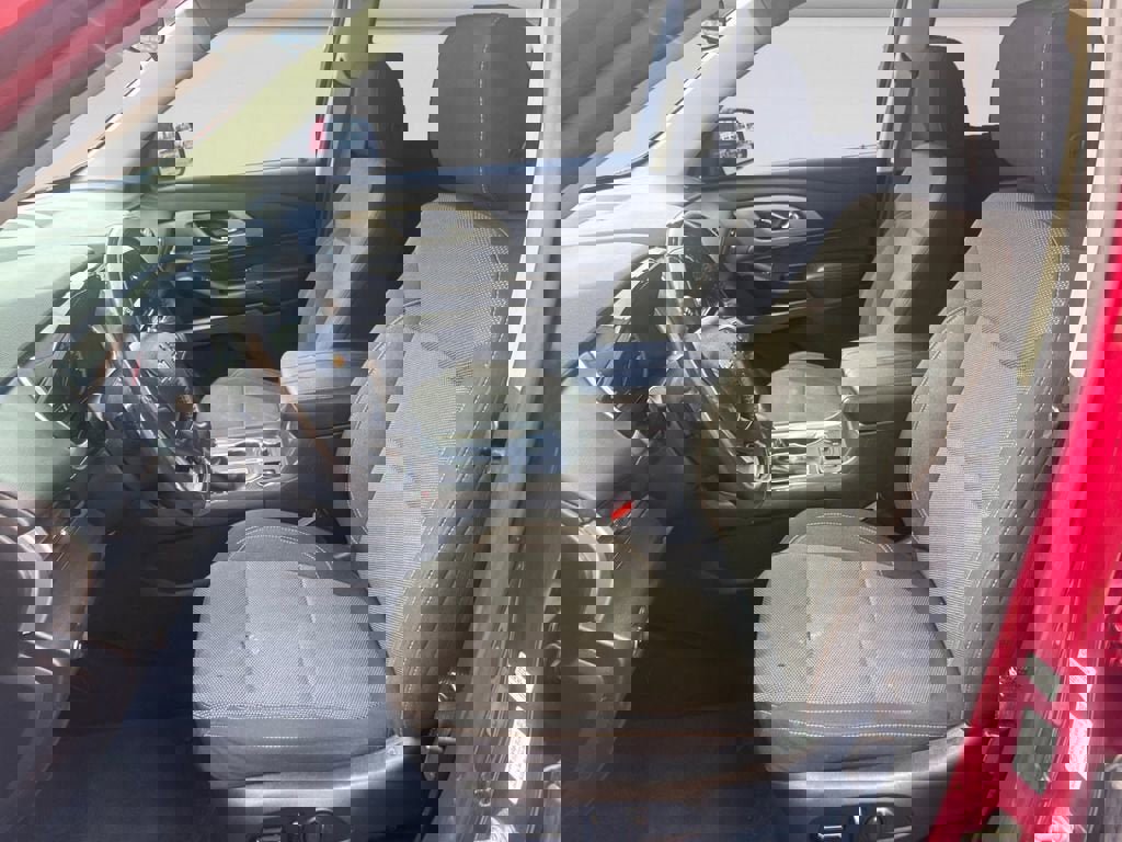 Used 2021 Chevrolet Traverse LT image 10